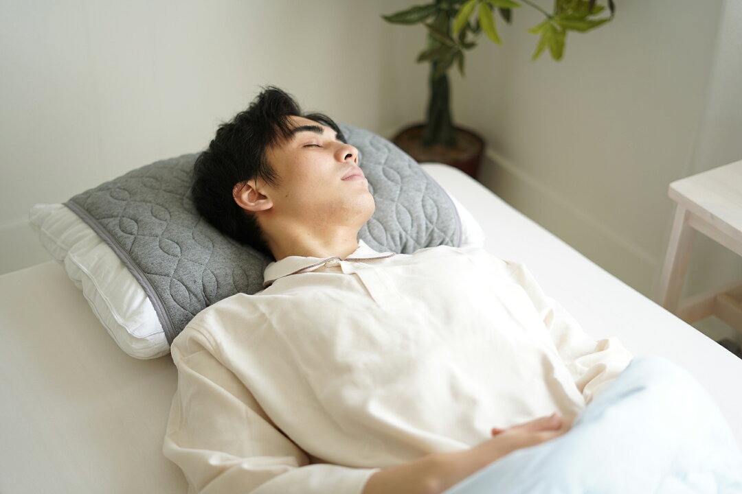 普段ご使用の枕にカバーを付けて寝るだけ