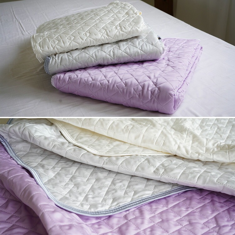 日本製 シルク敷パッド 畳んだイメージ